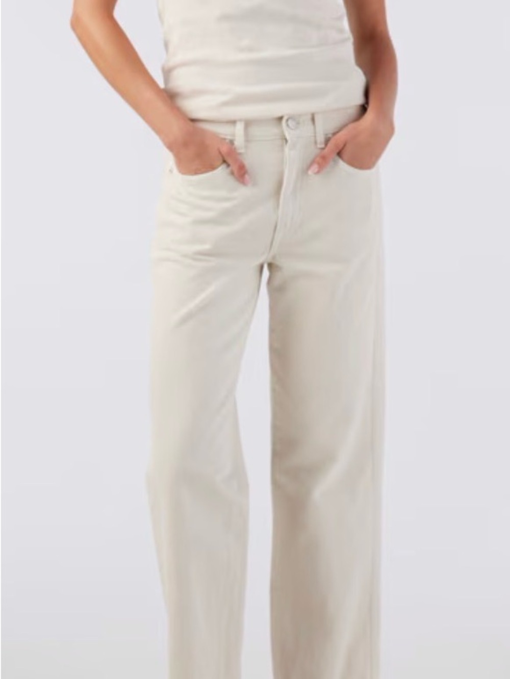 AMO Billie Cropped Ankle Jeans in Sandstone